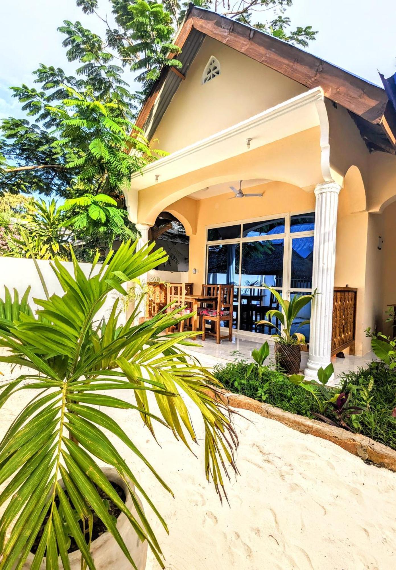 Hotel Mkadi Beach House Nungwi Exterior foto